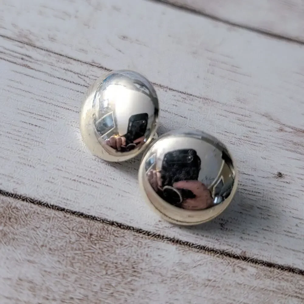 Vintage clip earrings